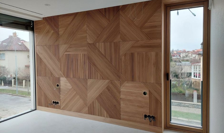 Dřevěný obklad na stěnu v interiéru